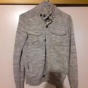 H&M BUTTON DOWN SWEATER